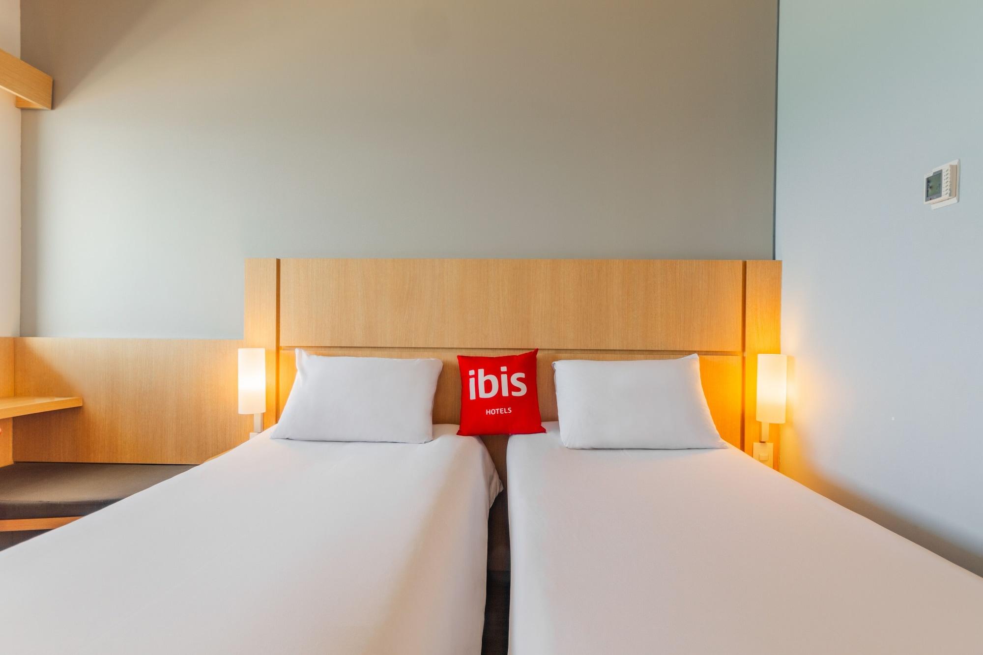 Готель Ibis Cartagena Marbella Екстер'єр фото